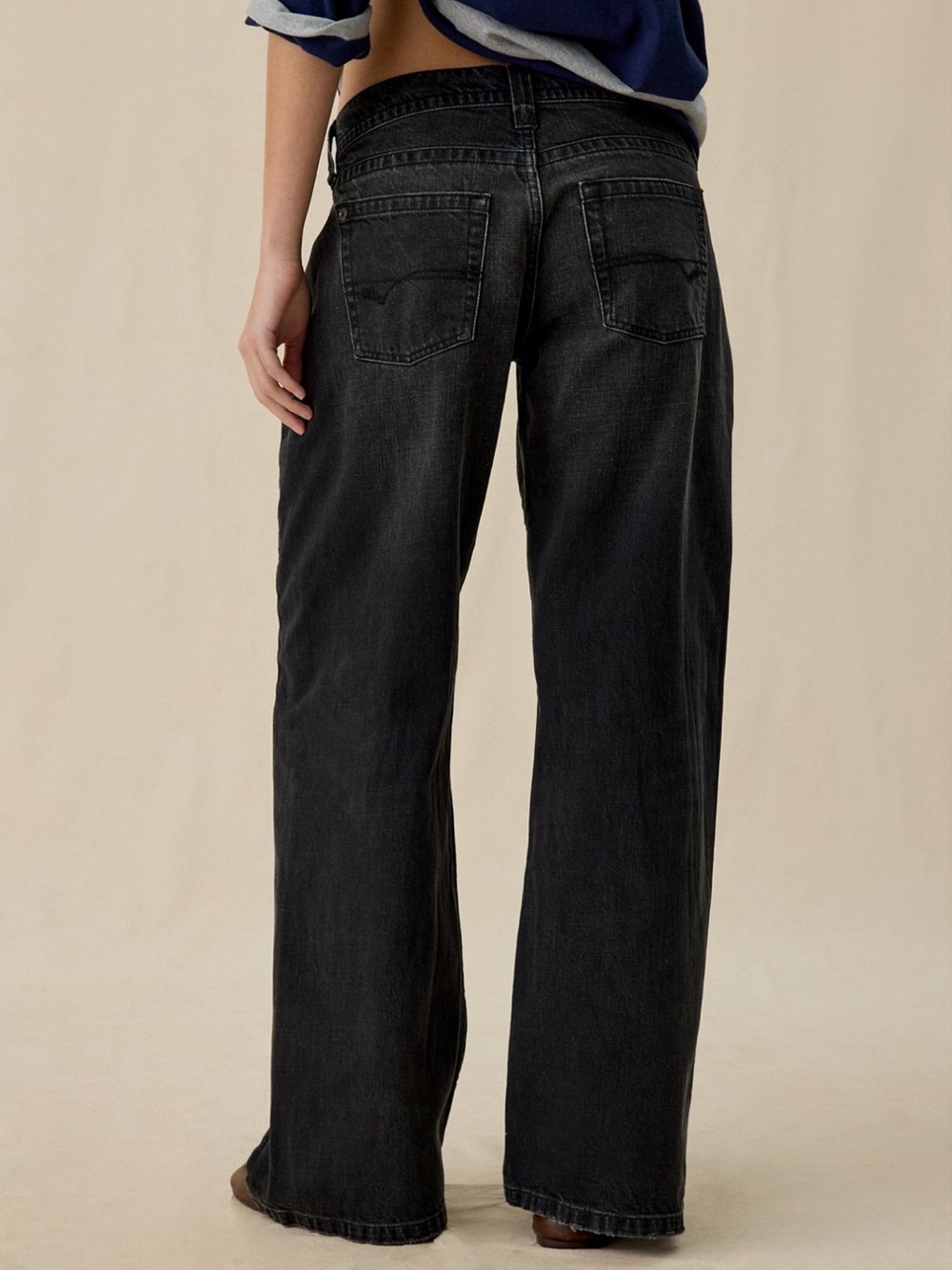 BDG Kayla Low Rise Jeans Black - Picture 3 of 3